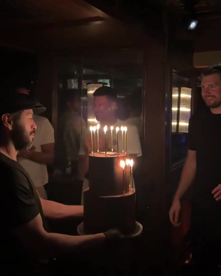 开云在线开户平台-😍东契奇和德约科维奇一同庆祝生日 还有性感舞女表演