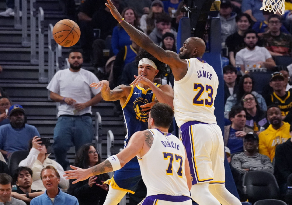 开云在哪里开户-8人受伤，健康球员总薪资仅1400万！NBA豪门倒下，或许该散伙了